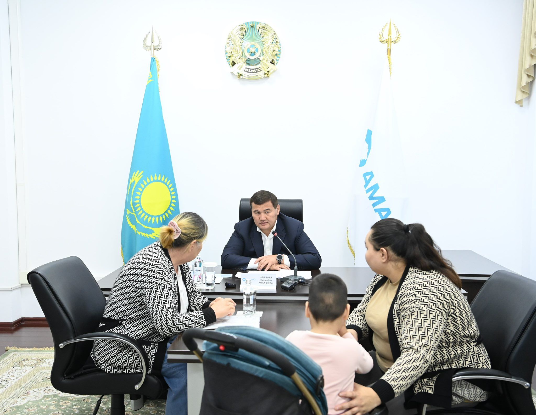 1 Тұрғындардың жеке мәселелері тыңдалды.jpg
