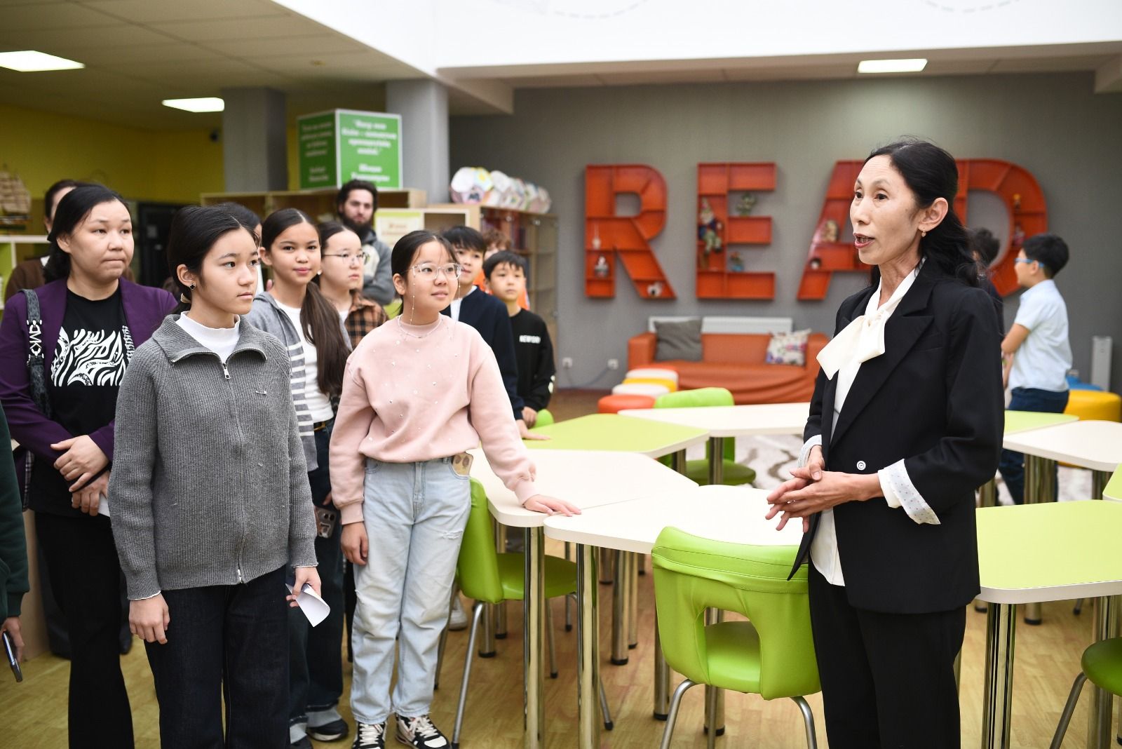 2Ашық есік күні 500-ге жуық оқушы NIS ерекшеліктерімен танысты.jpg