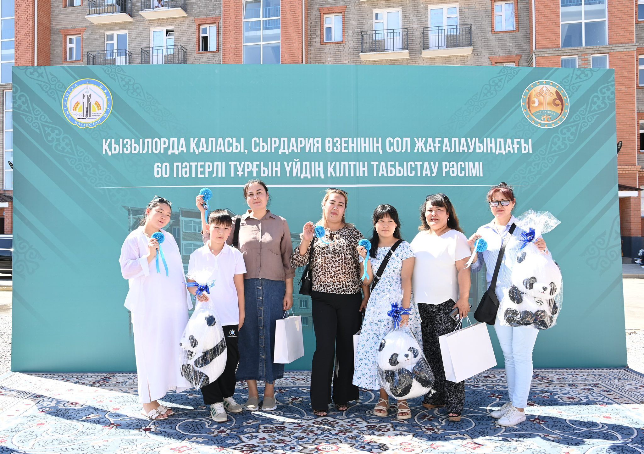2 Сол жағалауда 60 пәтерлік тұрғын үйдің кілті табысталды.jpg