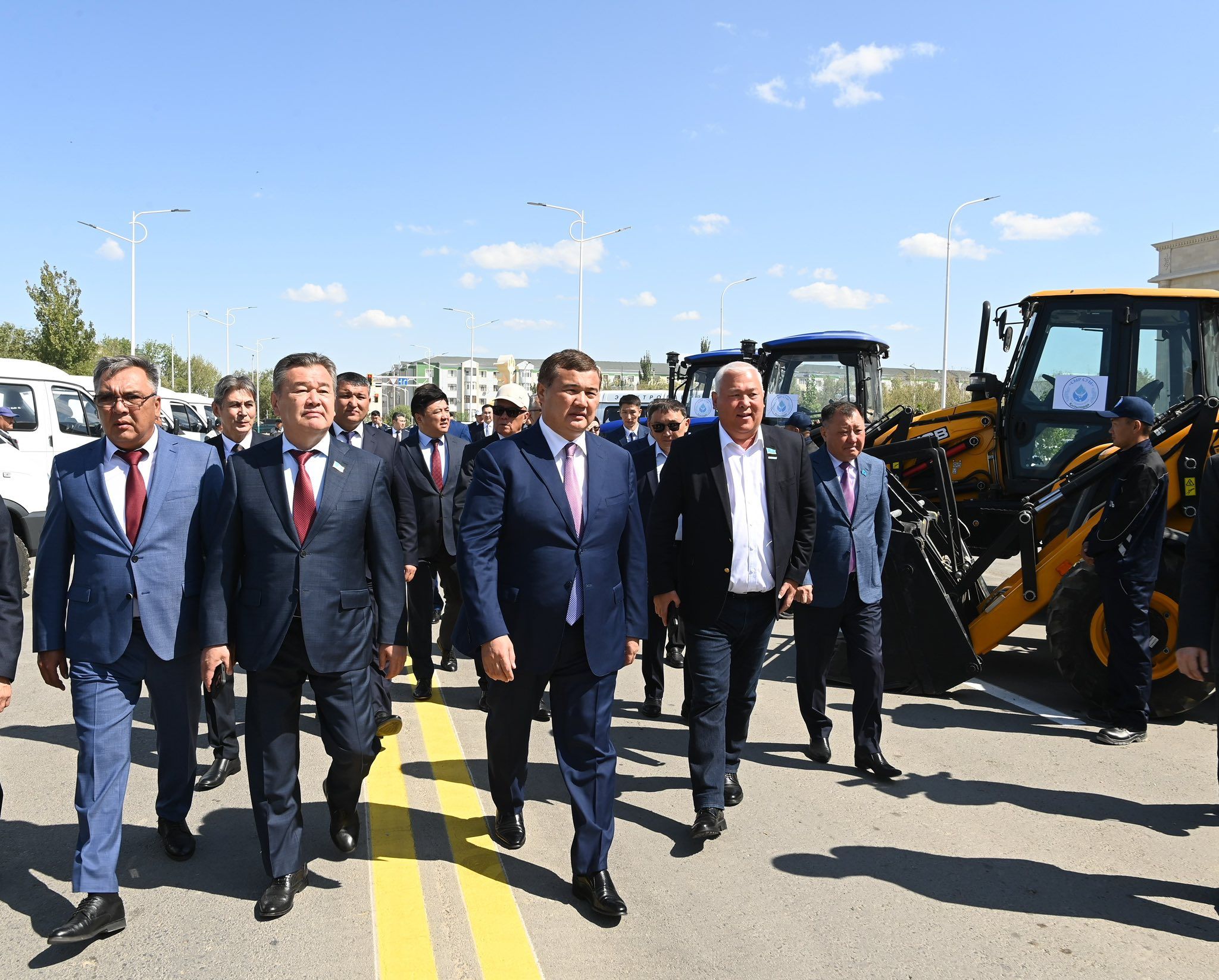 2 Су, балық шаруашылығы, ветеринария мекемелеріне қызметтік және арнайы көліктер тапсырылды.jpg