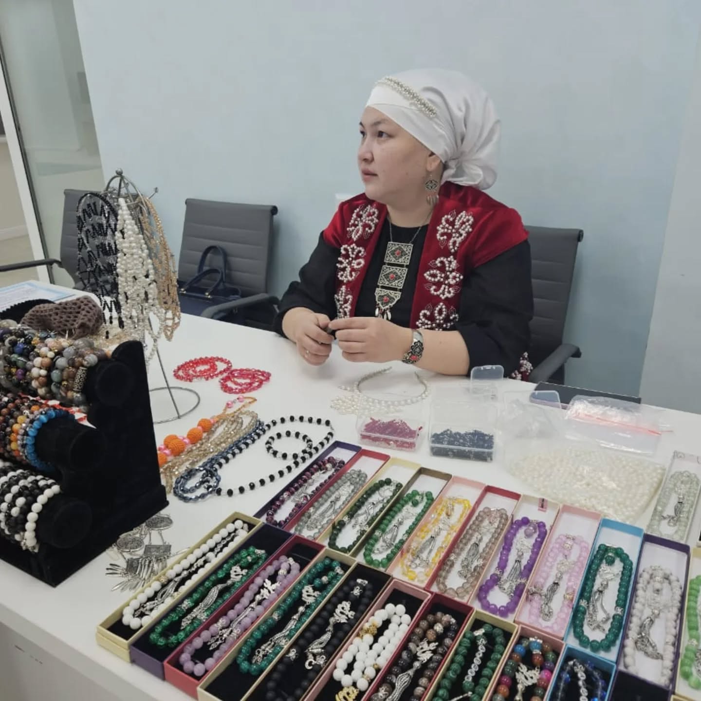 2«Ұлттық мұра – ұрпаққа аманат» қолөнер шеберлерінің көрмесі.jpg