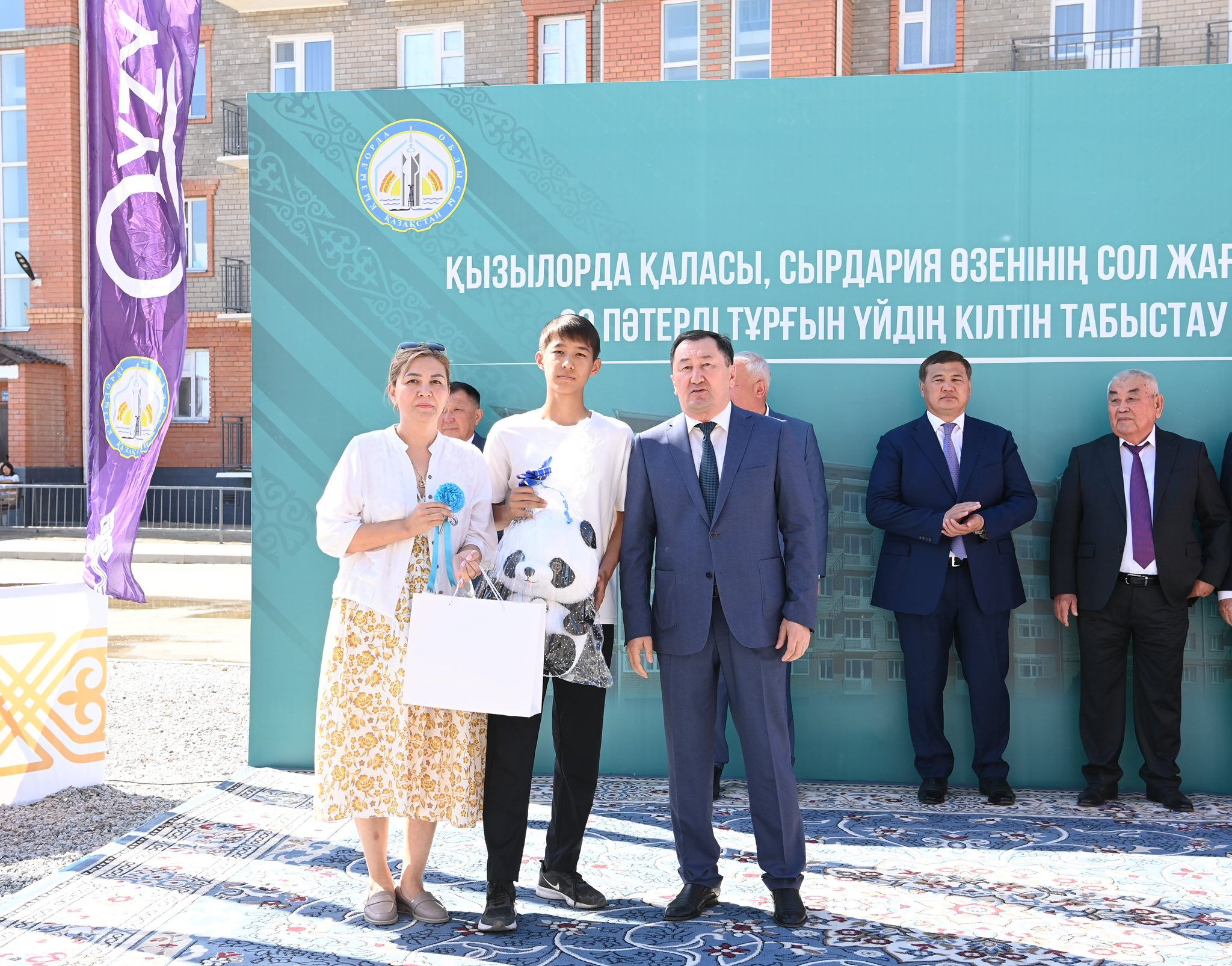 4 Сол жағалауда 60 пәтерлік тұрғын үйдің кілті табысталды.jpg