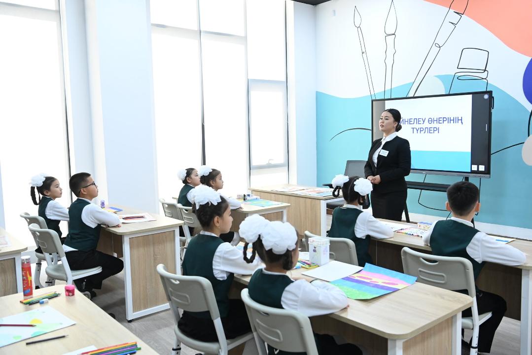 Аким области вместе с Икрамом Адырбековым посетил новые объекты 3.jpg