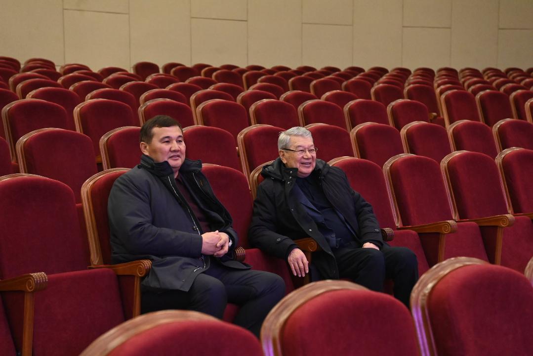 Аким области вместе с Икрамом Адырбековым посетил новые объекты.jpg