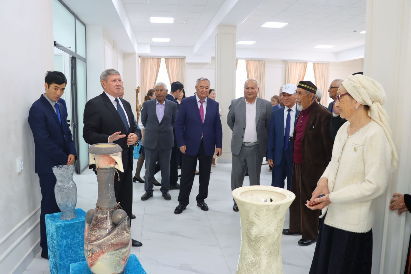 Алмагүл Божанова көрме 3.jpg