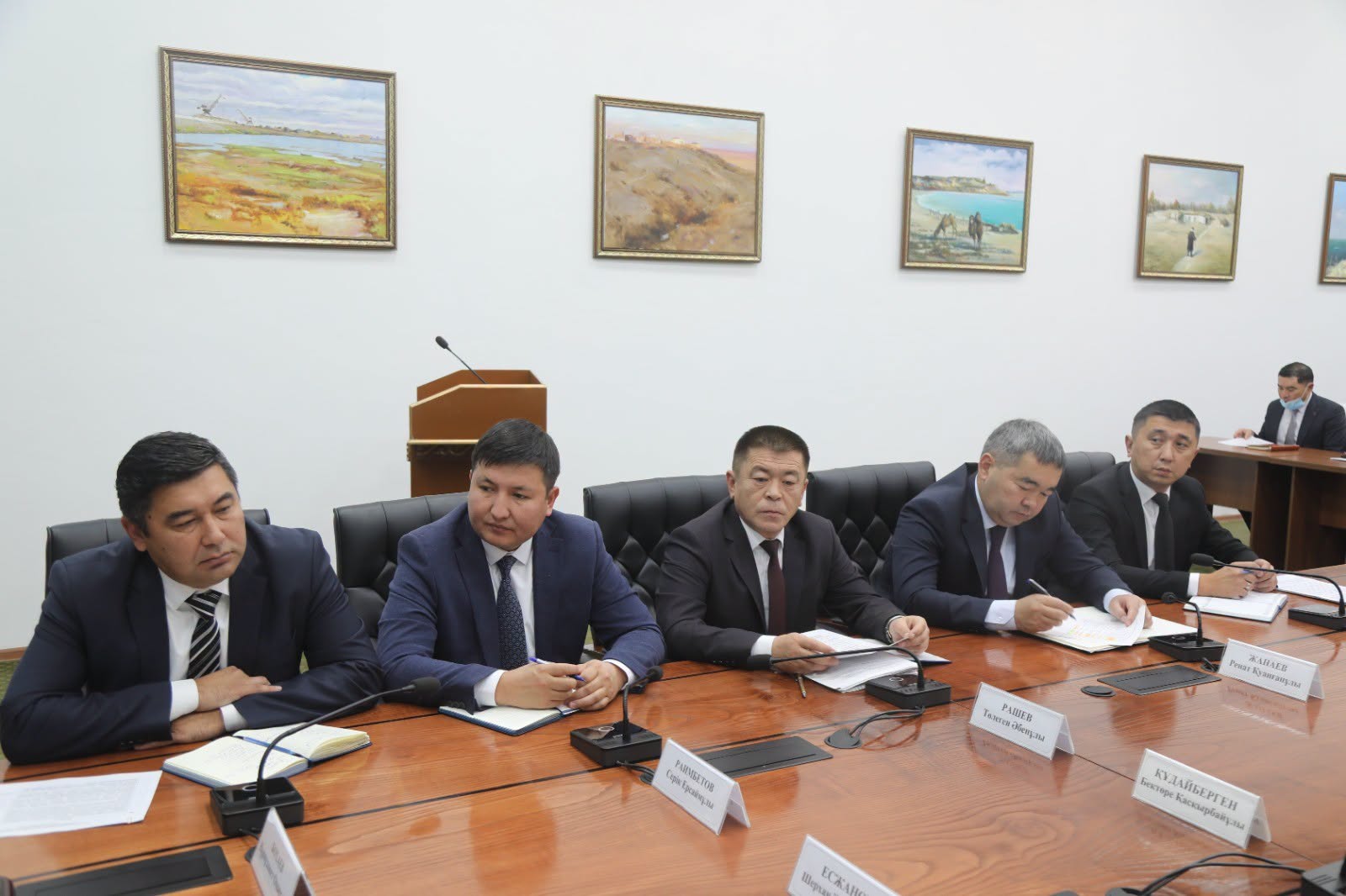 Арал әкімдік мәжілісі 2.jpg