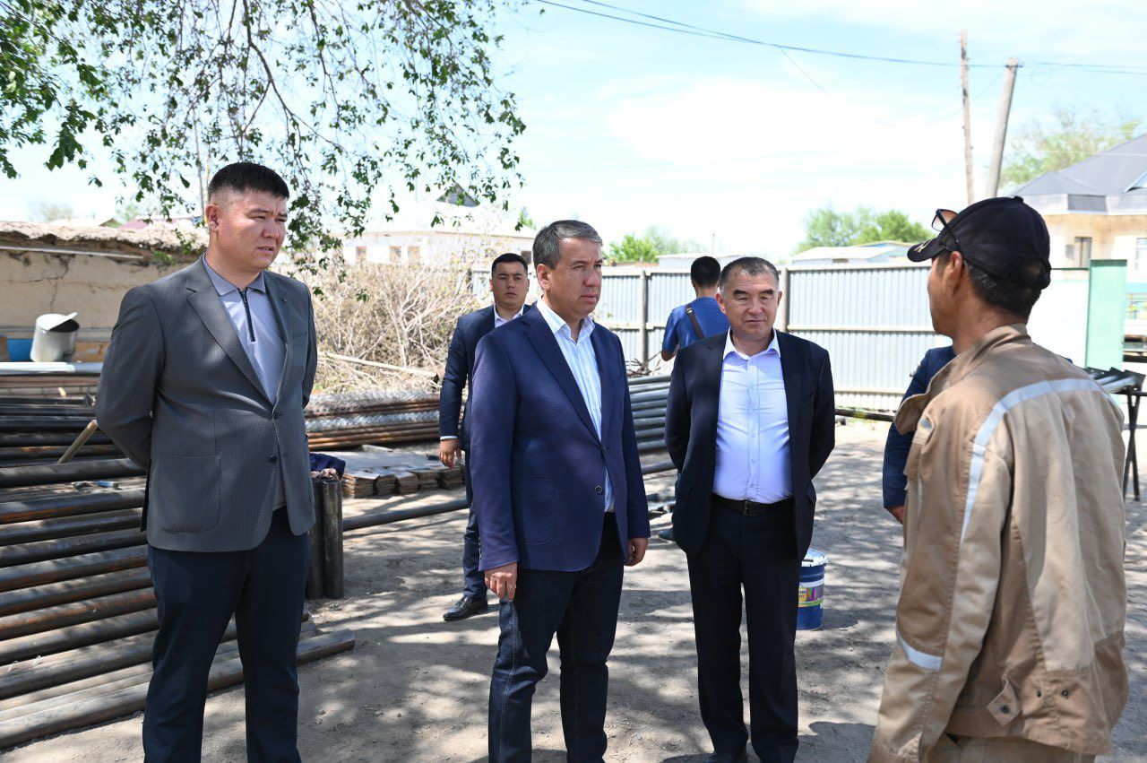 Аудан әкімі елді мекендерге орамішілік газ желілерін жүргізу жұмыстарын көрді.jpg