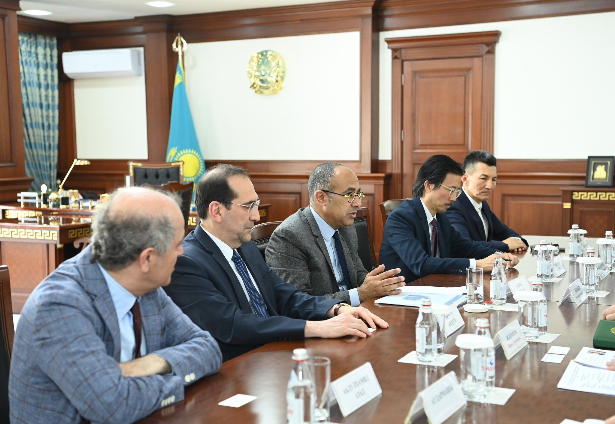 Бақыт Арыстановпен кездесу әкім 2.jpg