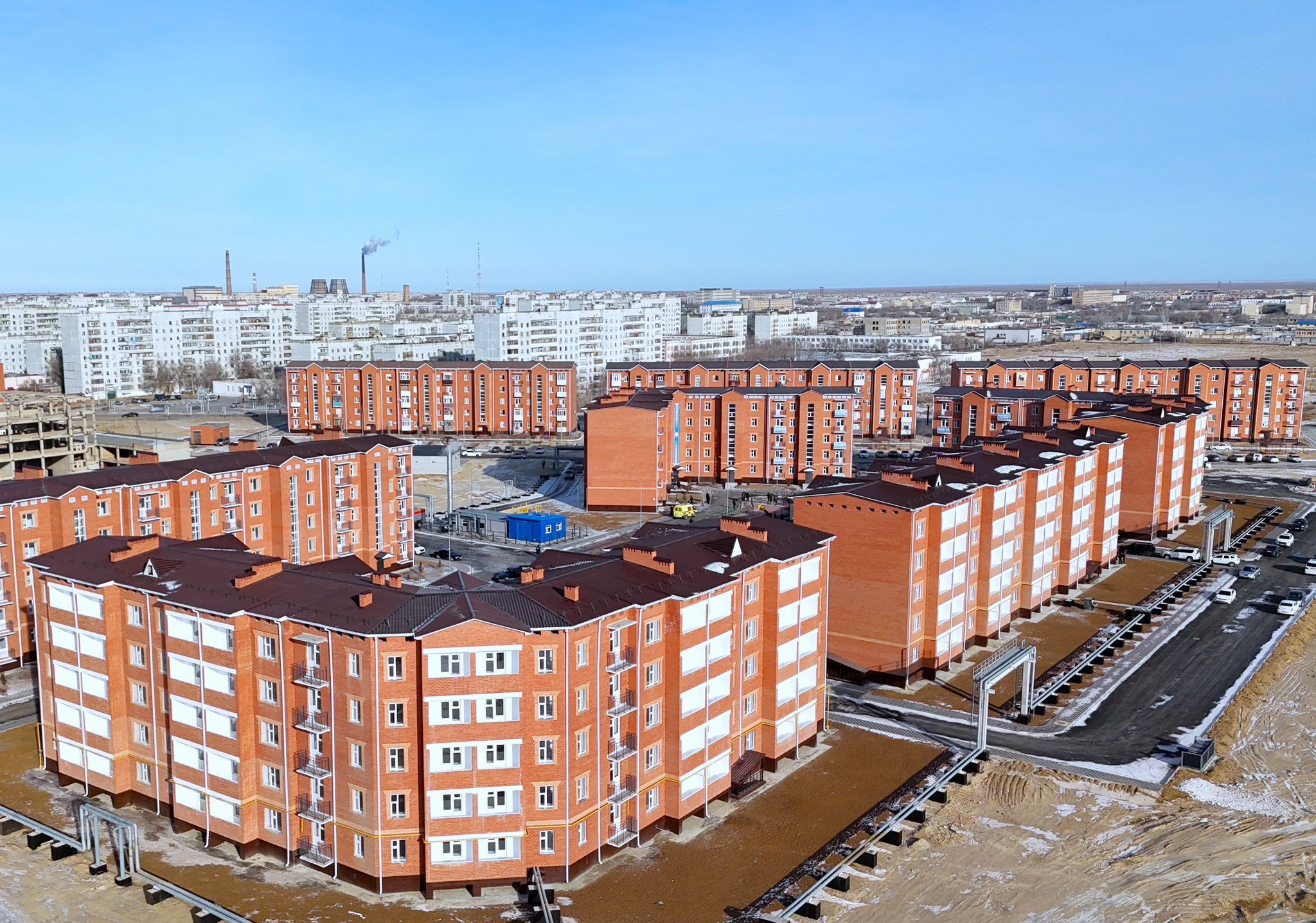 Байқоңыр үй кілтін табыстау 2.jpg