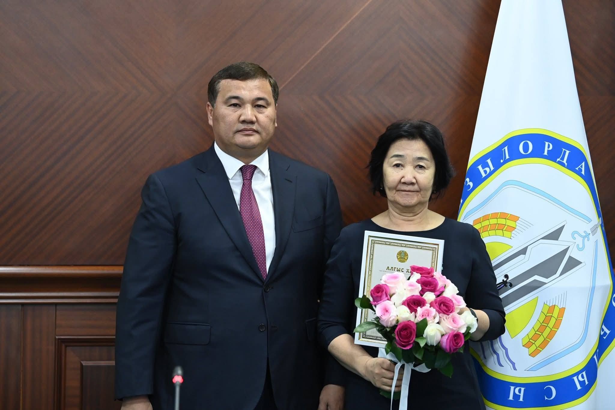 Балжан Шәменова марапат.jpg