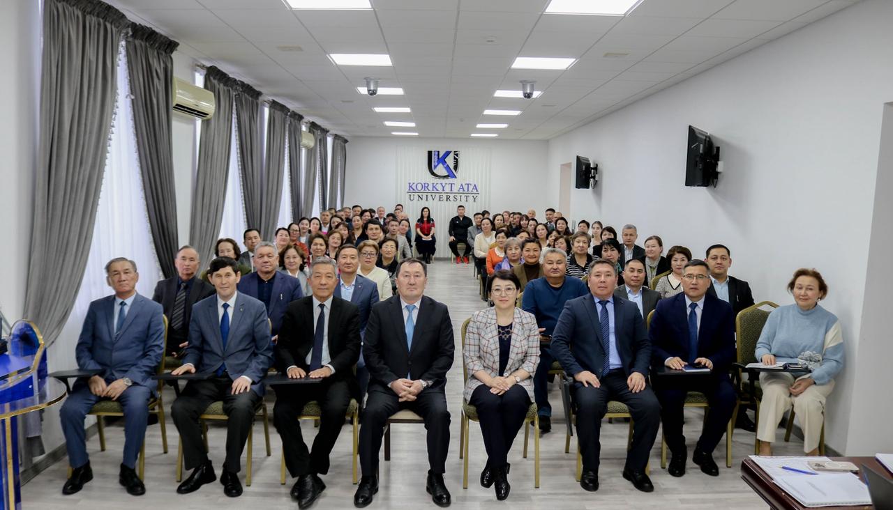 Басқарма төрағасы-Ректор Жаратылыстану институтының ұжымымен кездесті1.jpeg