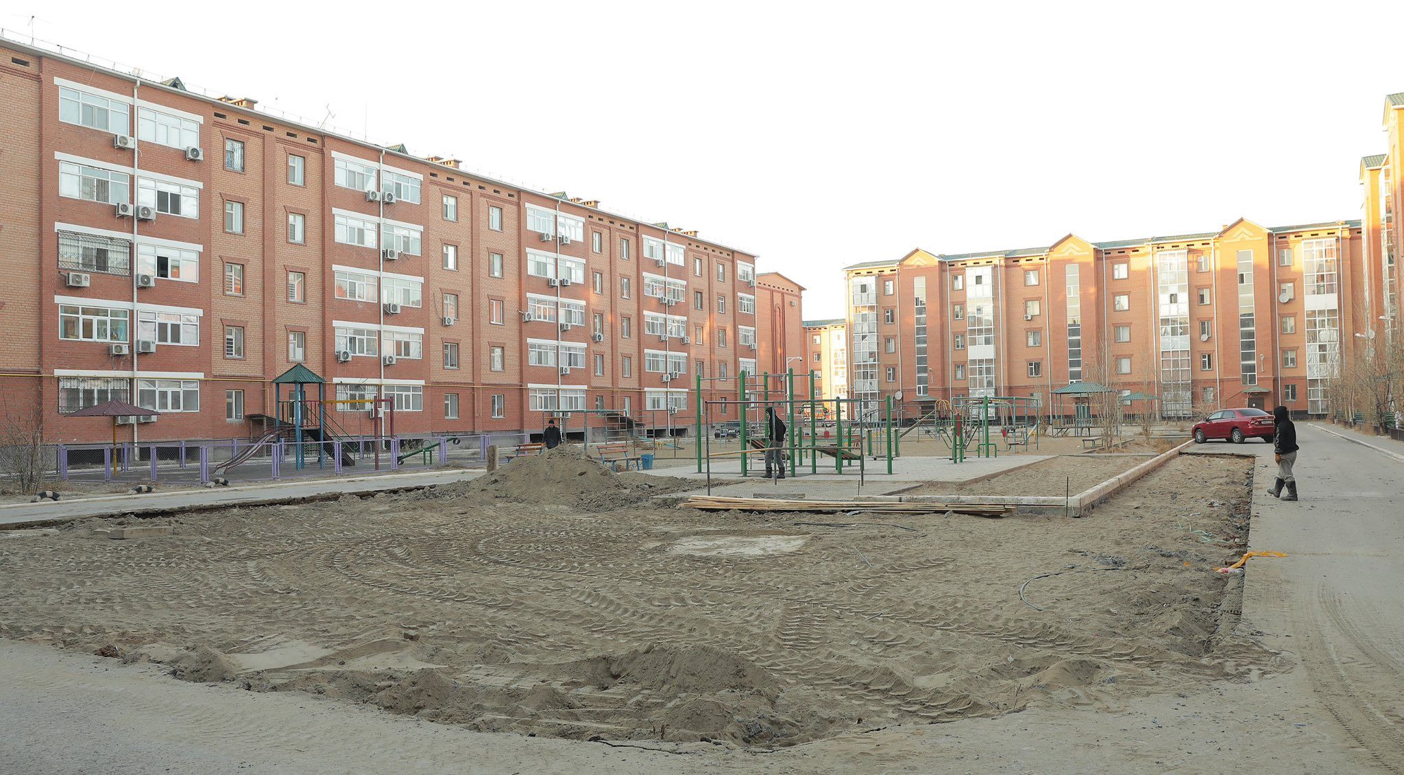 «Бюджет народного участия» благоустраивает дворы многоэтажек в Кызылорде 1.jpg