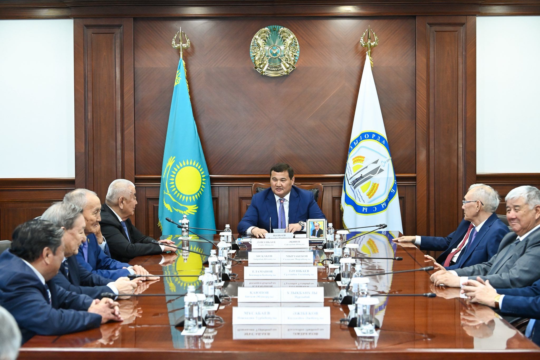 Еңбек ардагерлерін марапаттады 2.jpg