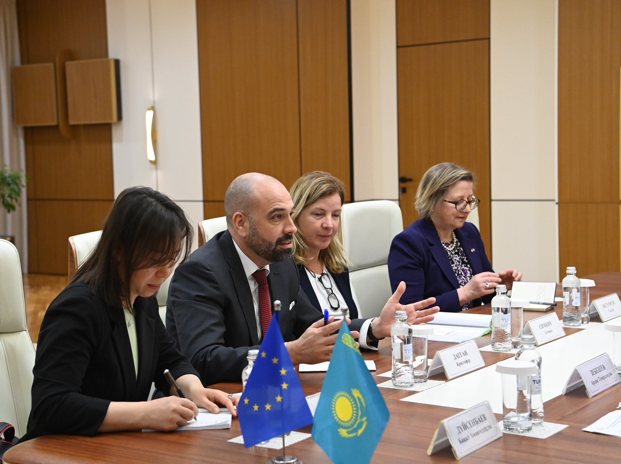 Еуропалық одақ елшісі 2.jpg