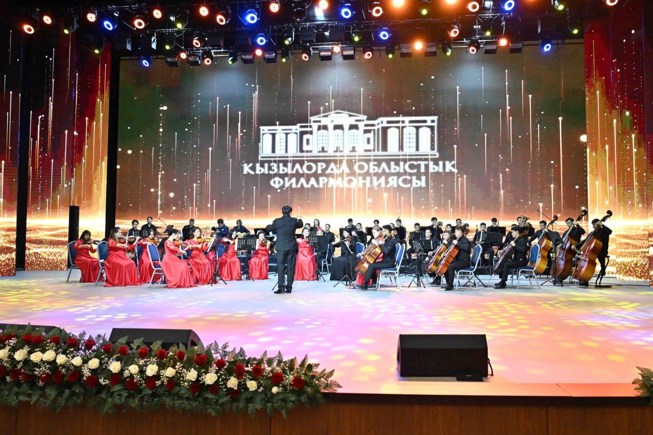 Глава государства посетил Центр искусств 1.jpg