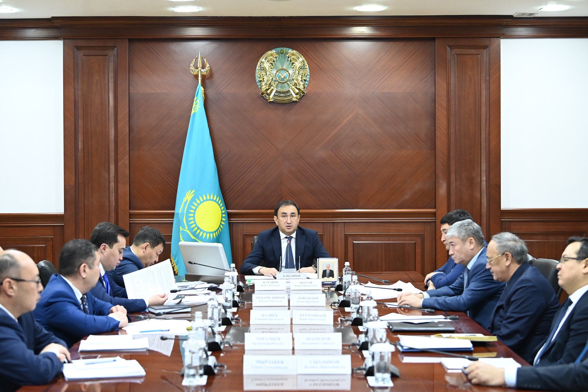 Көлік-транзит саласын дамыту және цифрландыру мәселесі қаралды.jpg