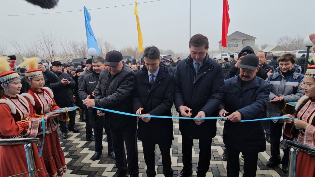 Кейден ауылы күрес залы.jpg