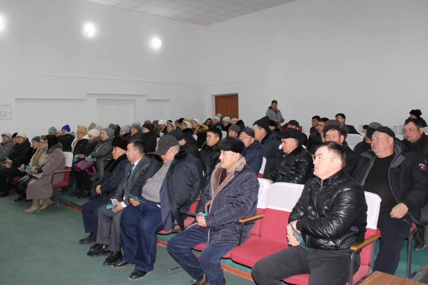 Конституция жиналыс 2.jpg