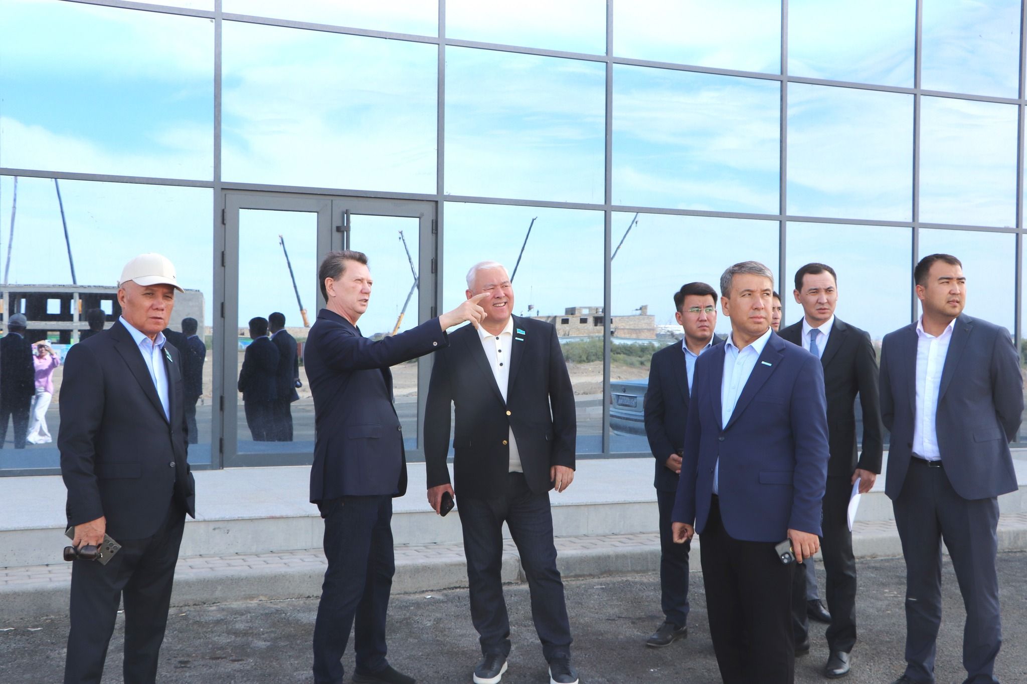 МӘЖІЛІСМЕНДЕР ӨНДІРІСТІК ПАРК ЖҰМЫСЫМЕН ТАНЫСТЫ.jpg