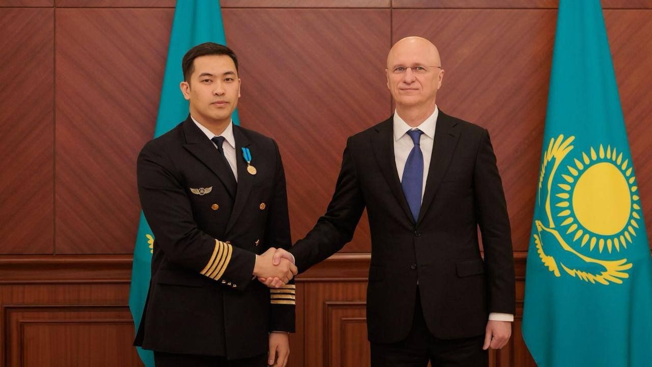 Награды – сотрудникам государственных органов и авиации.jpg