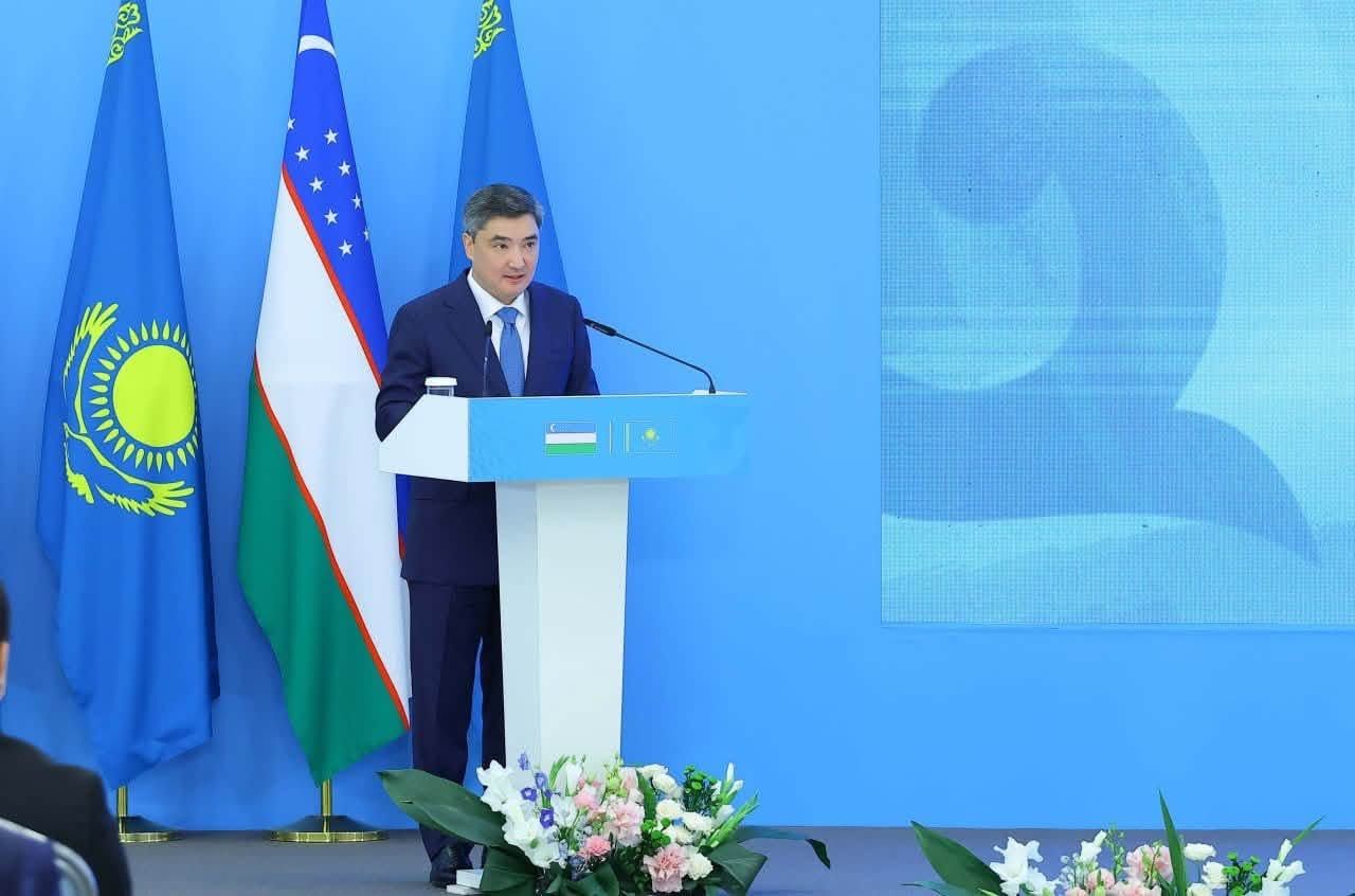ОЛЖАС БЕКТЕНОВ.jpg