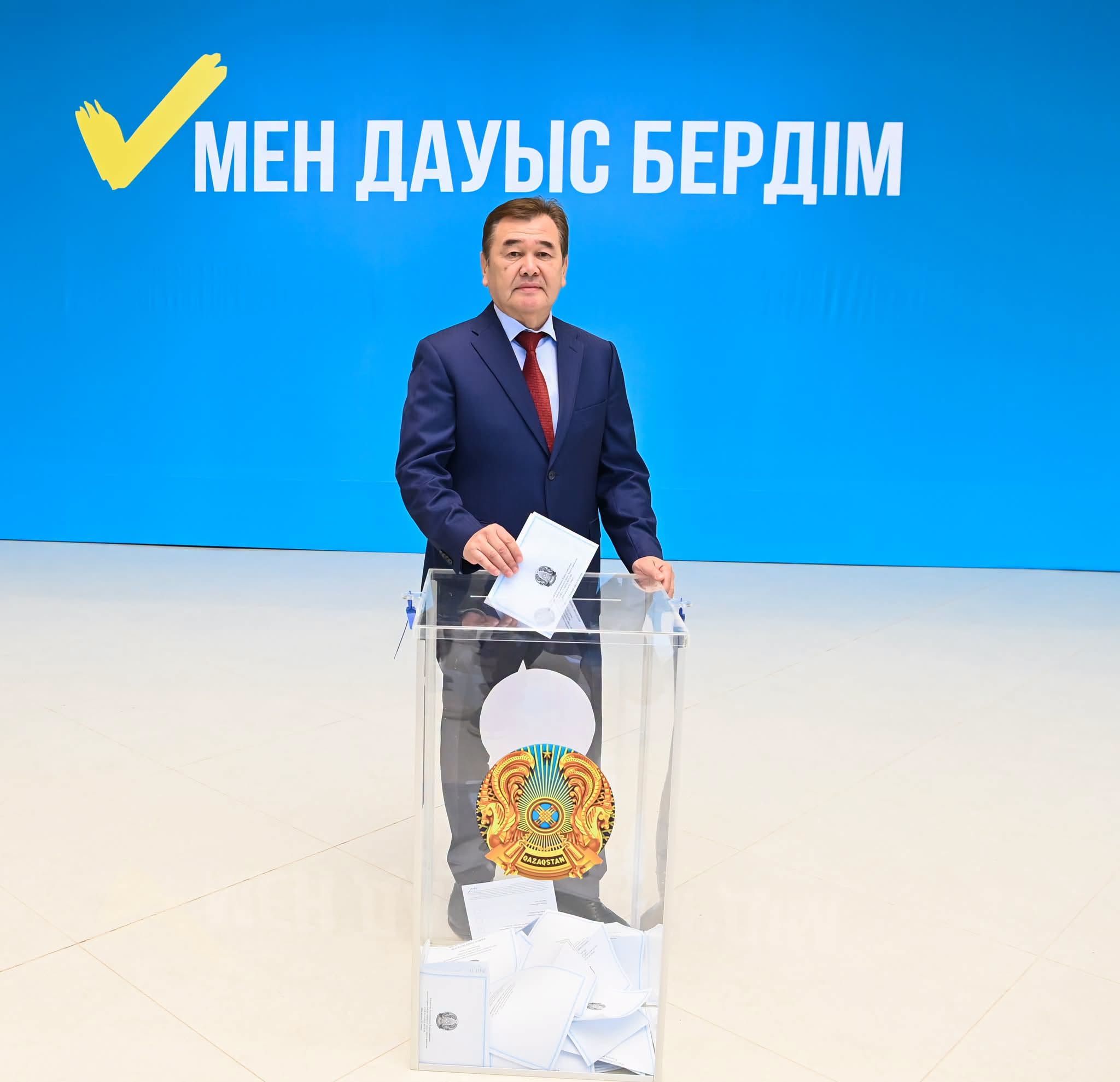 Облыс әкімі дауыс беру 2.jpg