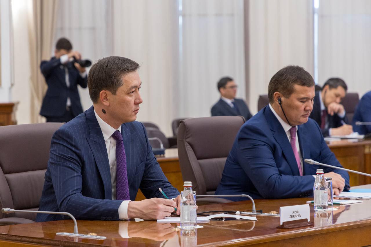 Олжас Бектенов 2.jpg