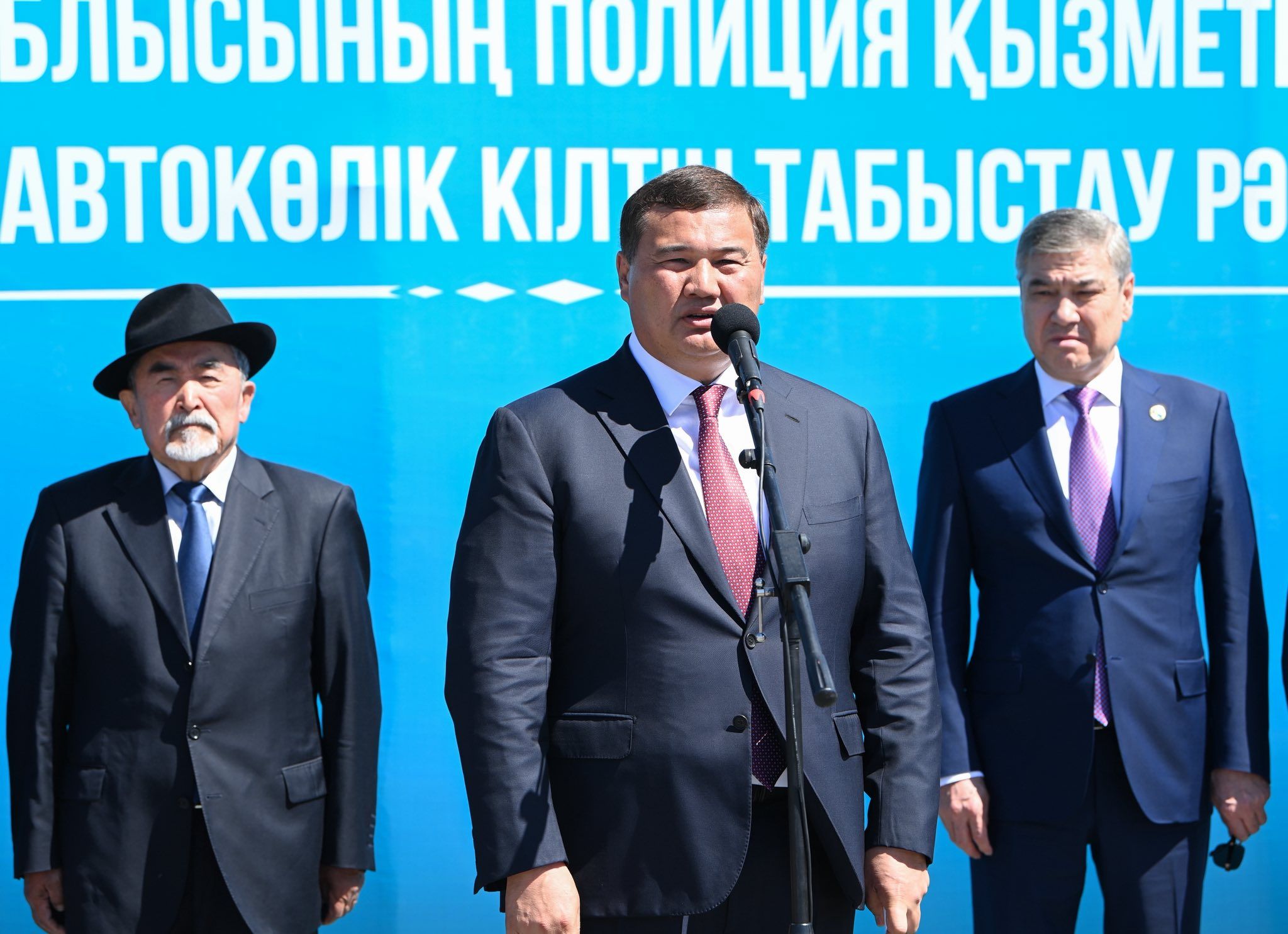 Полицияларға автокөлік табысталды 4.jpg