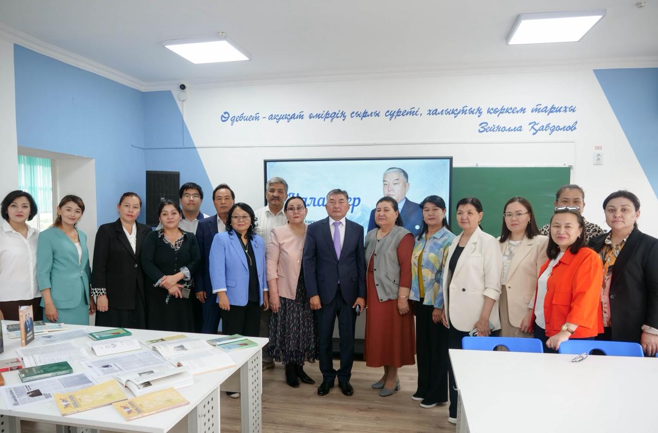 Профессор Бағдат Кәрібозұлының 70 жылдығына арналған тағылымды кездесу өтті.jpeg