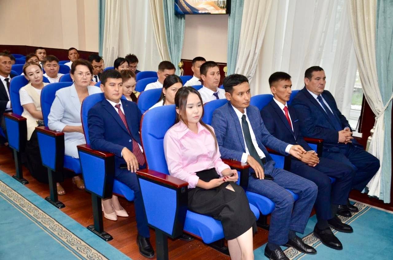 Шиелі мемлекеттік қызметшілермен кездесу 2.jpg