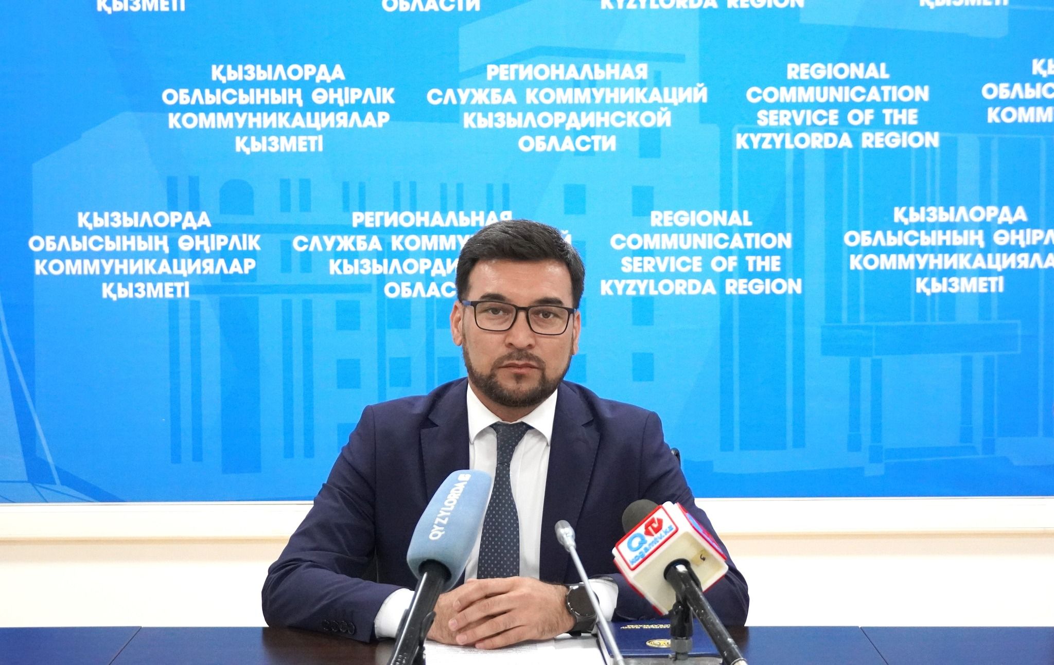 Теңіз және жалаңаш әйел