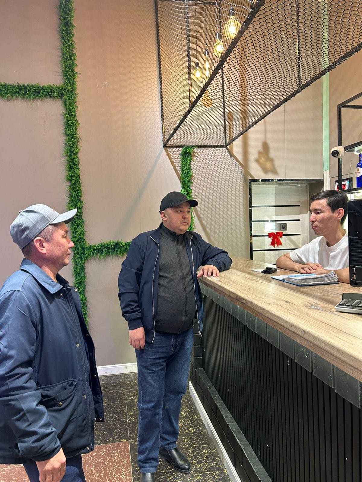 Түнгі рейд.jpg