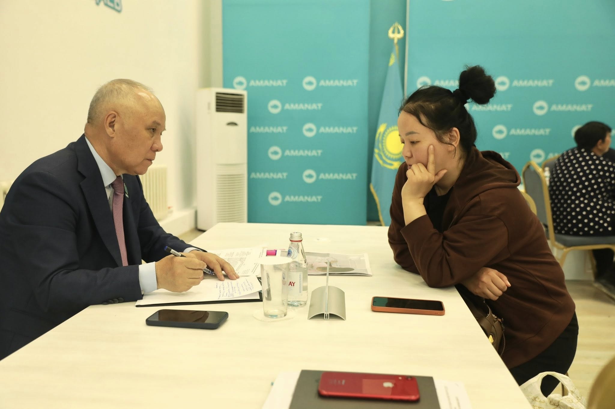 Тұрғындарды қабылдау қала әкімдігі 2.jpg