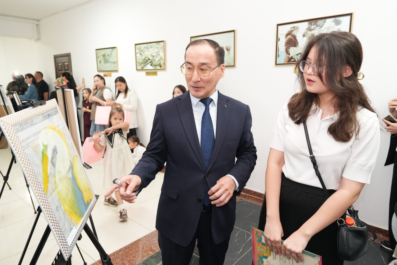 Выставка работ юных художников ко Дню птиц3.jpg