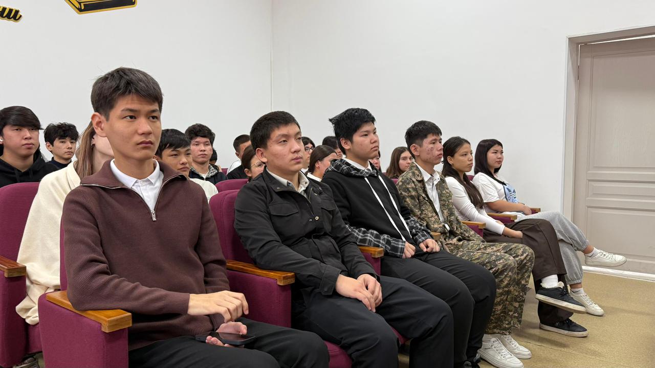 Жастармен кездесу.jpeg