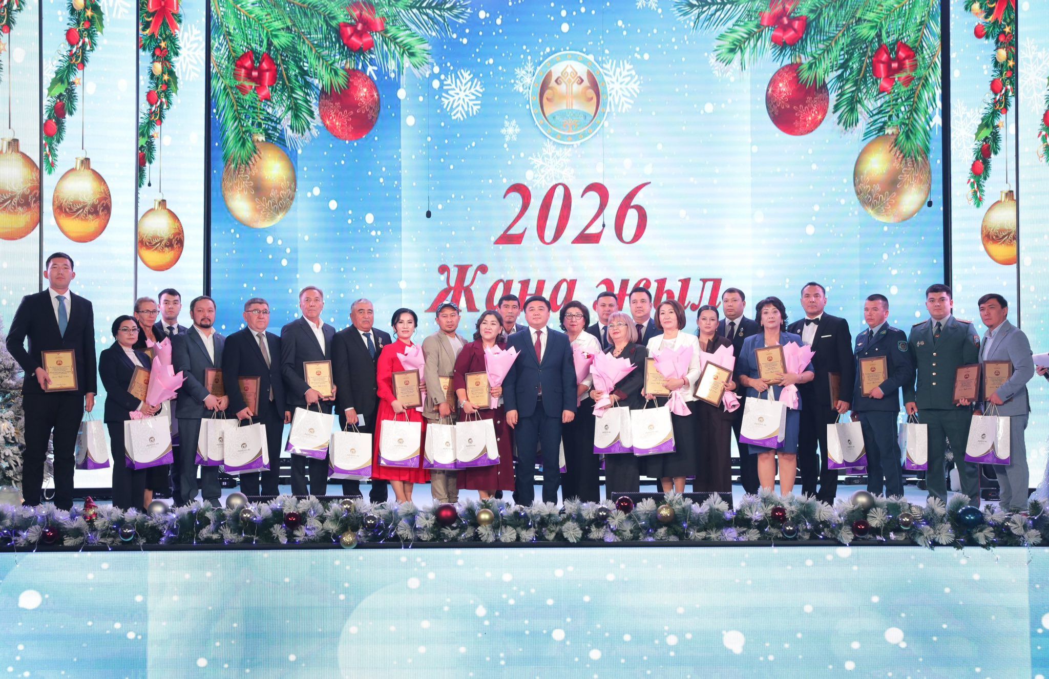 Жаңа жылдық кеш.jpg