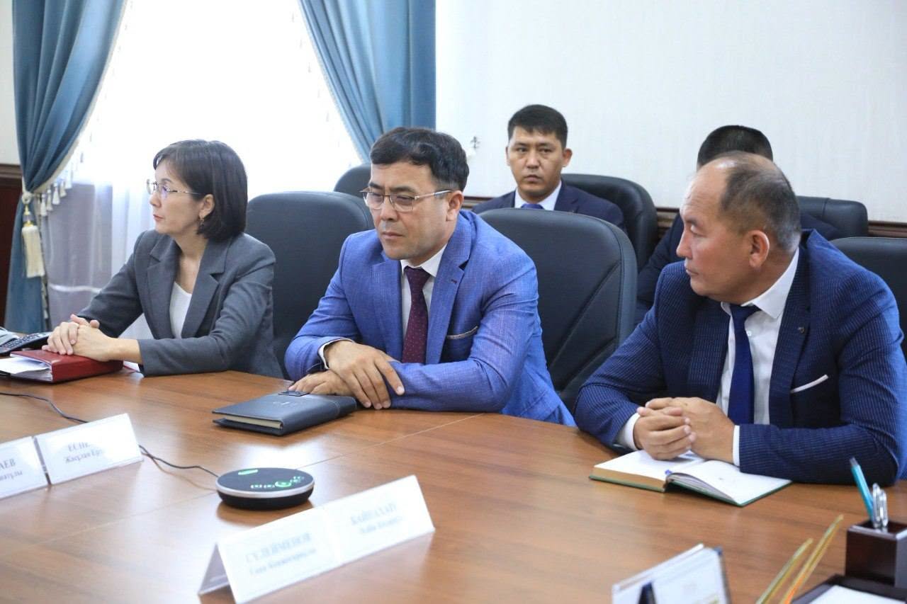 Жалағаш мәжіліс отырысы 3.jpg