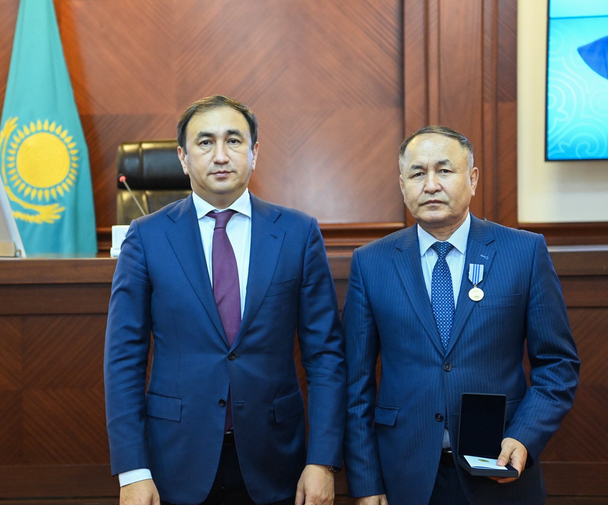 Жол саласының қызметкерлері марапатталды.jpg