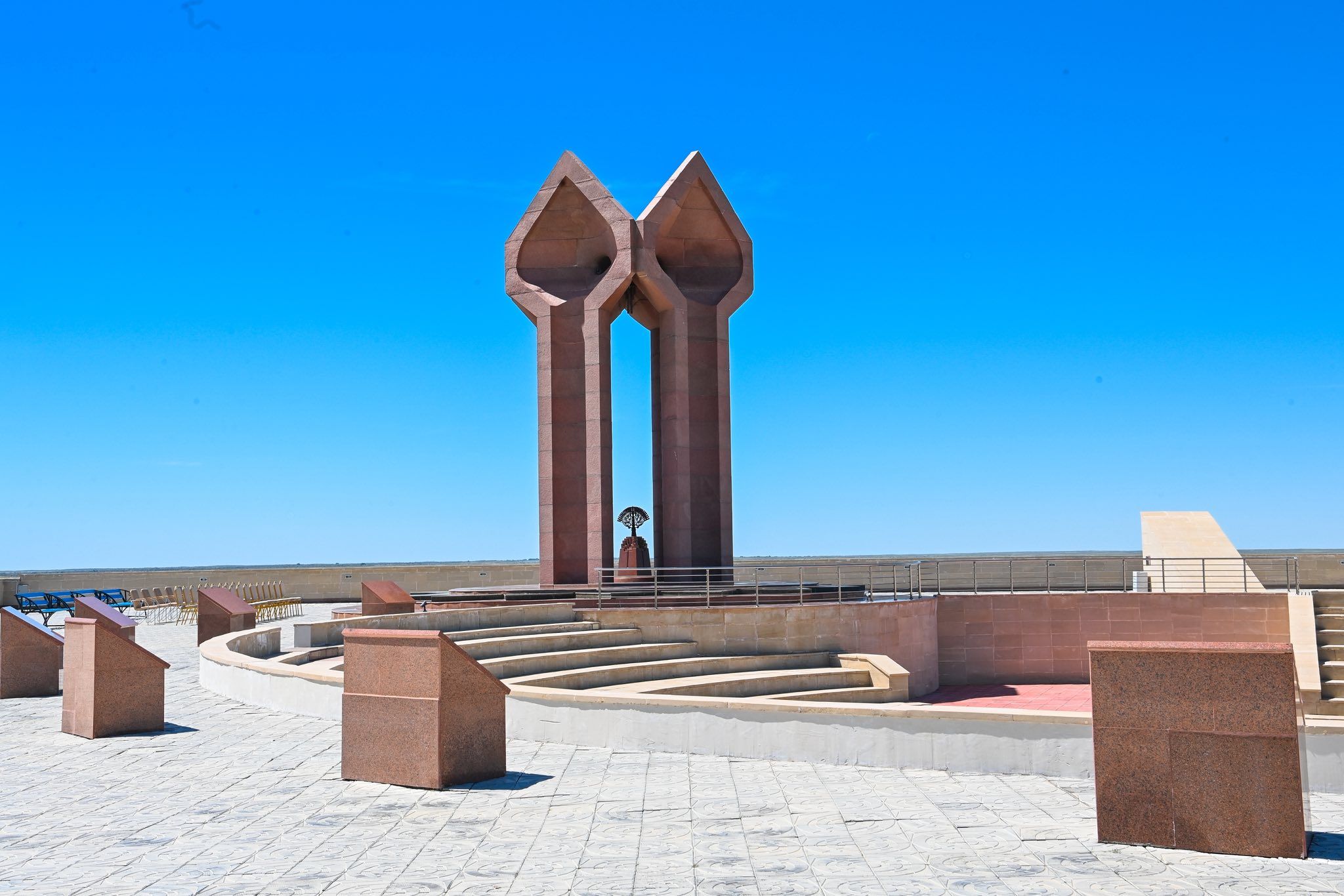 акимат коркыт ата мавзолей.jpg