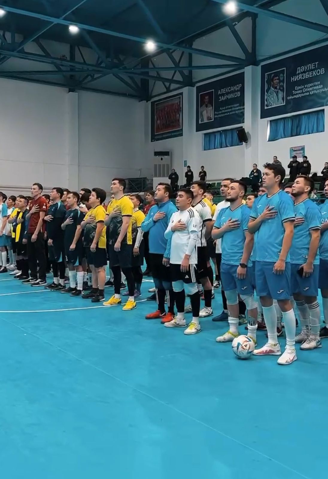 Қала жастары аладоп бәсекесінен сынға түсті.jpg