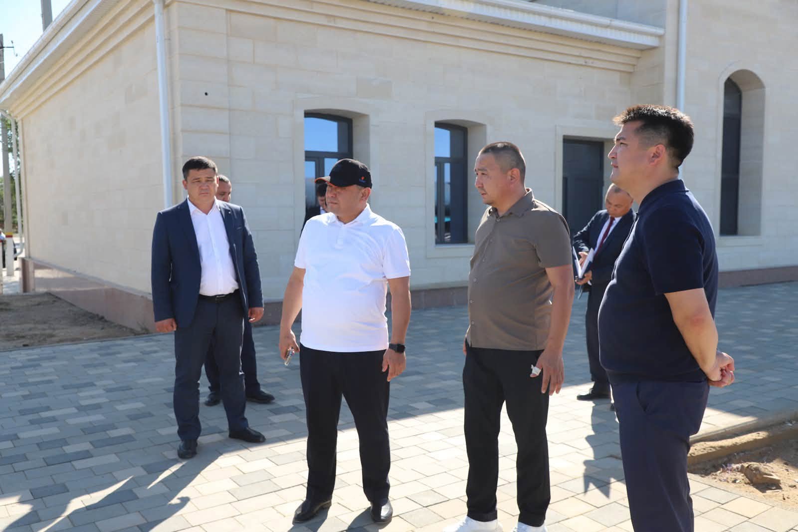 Қармақшы ауданының әкімі бірқатар нысандарды аралады.jpg