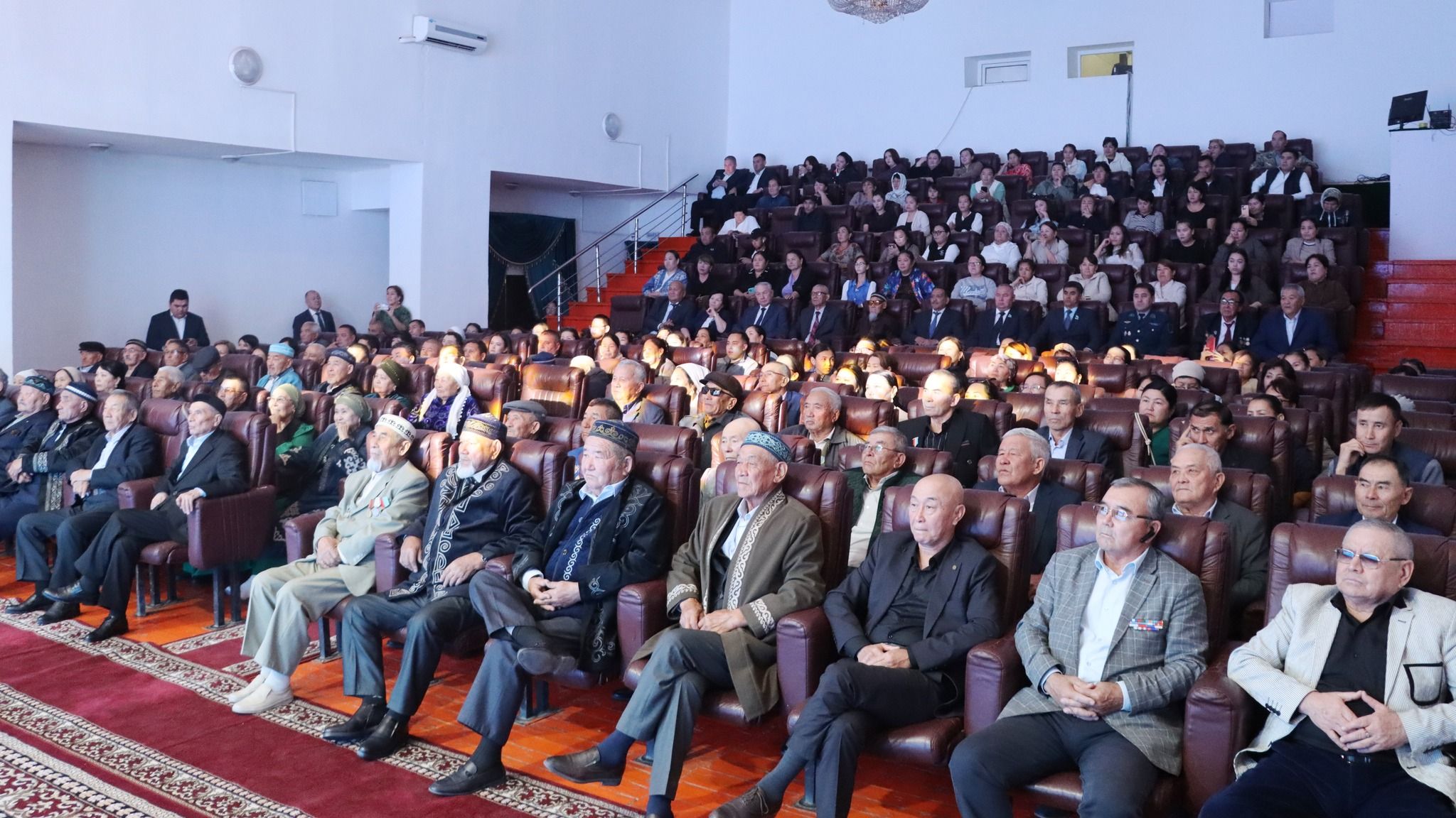Қарттар күні концерт.jpg