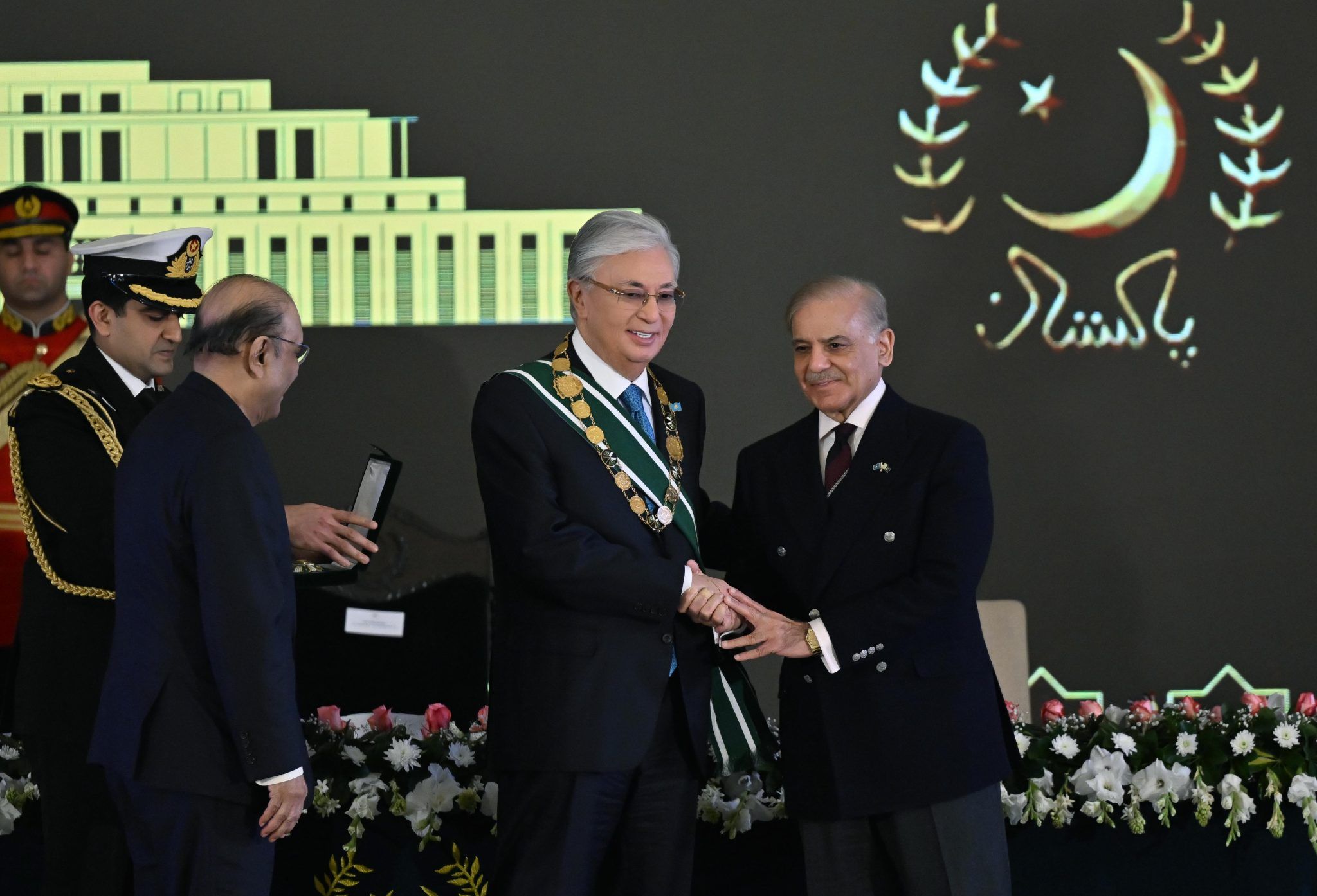 Қасым-Жомарт Тоқаевқа Пәкістанның ең жоғары мемлекеттік наградасы – Nishan-e-Pakistan ордені табысталды1.jpg