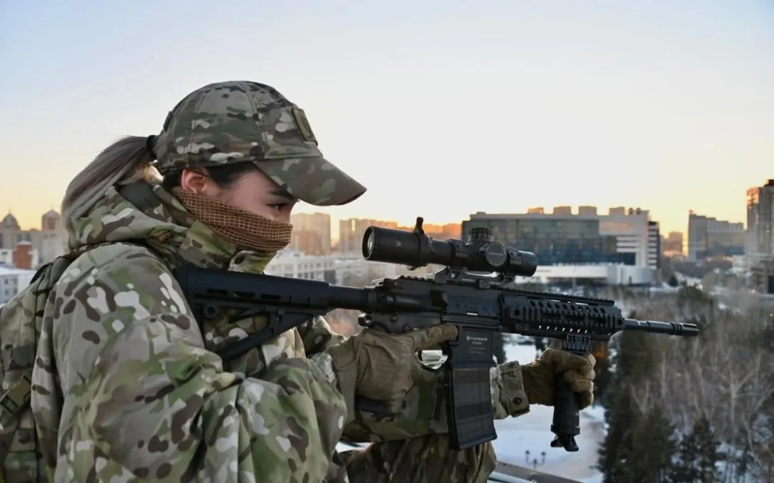 военная девушка Фото: МО РК