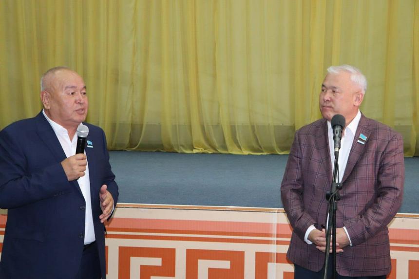 депутат.jpg