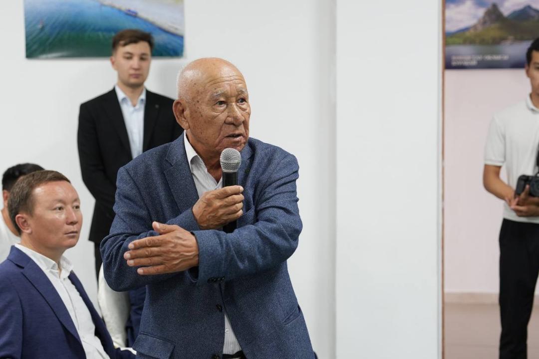 директор ТОО «Сервисно-заготовительный центр «Арал» Адильбек Аимбетов.jpg