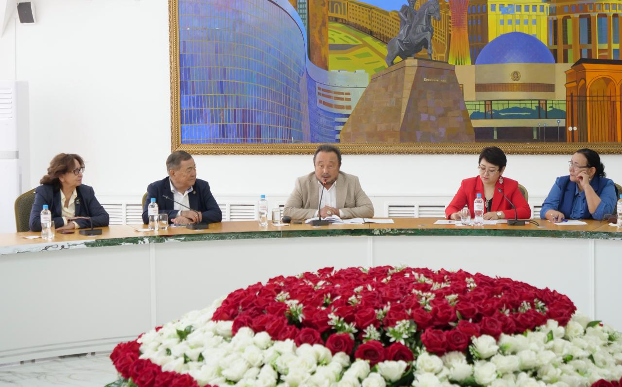 Қорқыт ата университетінде белгілі ақын Светқали Нұржанмен кездесу өтті.jpeg