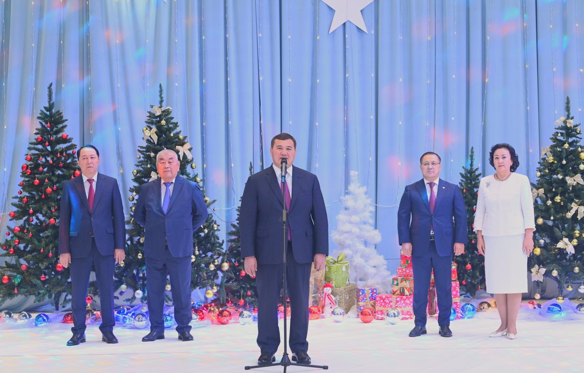 Қызылордада ҚР Президенті атынан «Ғажайыпқа толы жаңа жыл» атты шырша мерекесі өтті.jpg