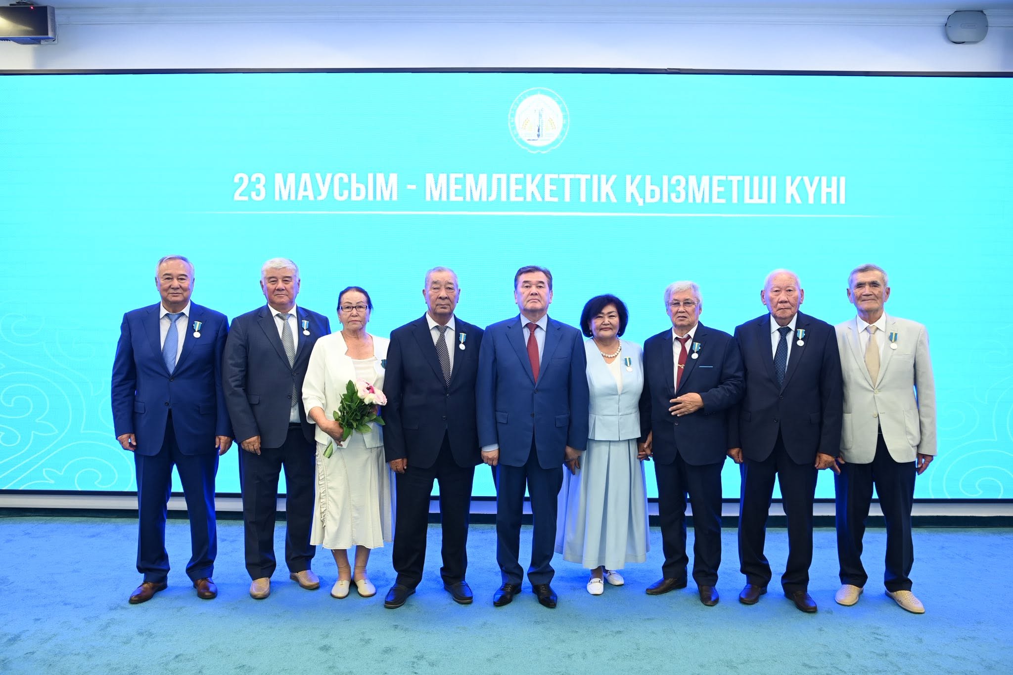 Үздіктер марапатталып, жас мамандар ант қабылдады3.jpg